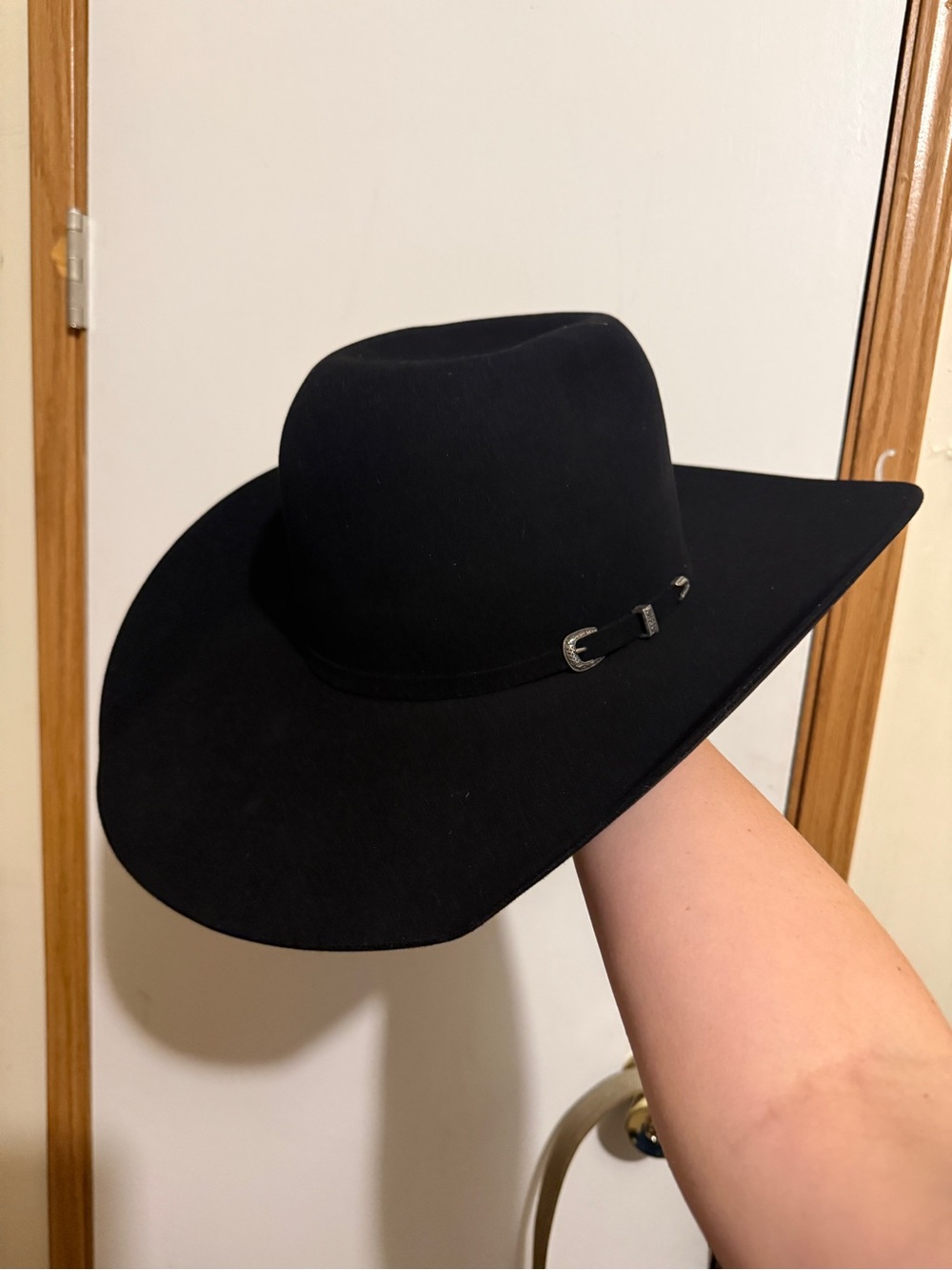 Black felt cowboy hat